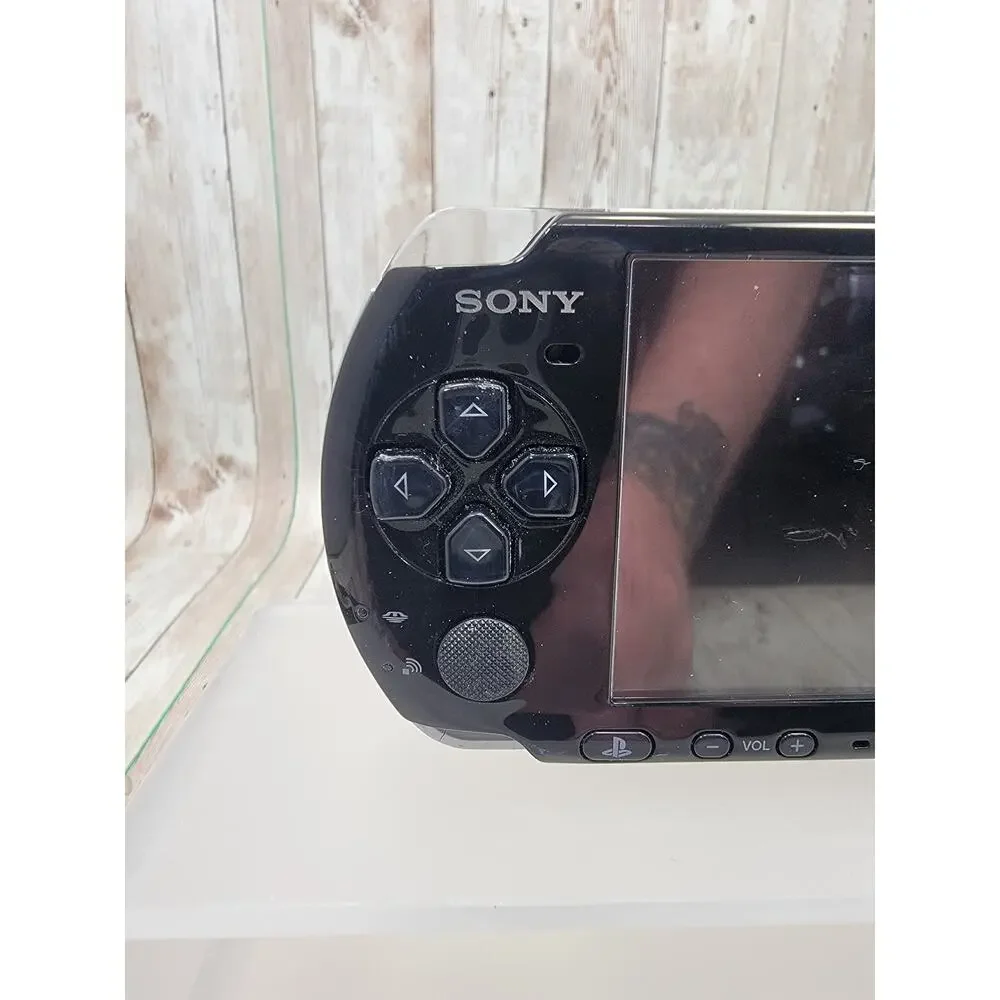 SONY PSP 3001 PlayStation Portable Black Console & Charger (For Parts or Repair)